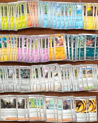 Lotto Pokemon Buoi Pesto: Italiano e Inglese