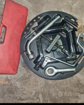 KIT ATTREZZI RUOTINO ALFA ROMEO 