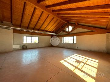 LABORATORIO A MAGENTA