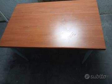 Tavolo in legno con 4 sedie misura 125x80x80