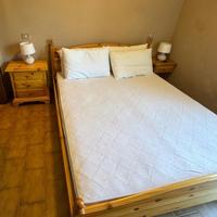 Letto matrimoniale in legno massiccio