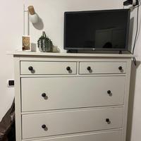 Cassettiera Ikea in legno bianco