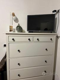 Cassettiera Ikea in legno bianco