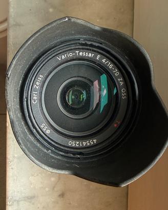 Ottica Sony Vario-Tessar® T* E 16-70 mm F4 ZA OSS