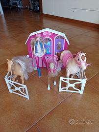 Barbie cavallerizza+maneggio+3 cavalli