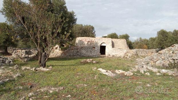 Vendita terreno con trullo villa castelli