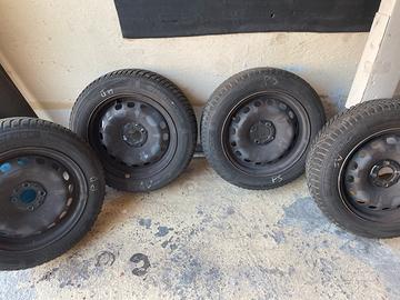 Gomme +cerchi R15 fiat Panda