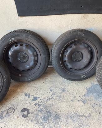 Gomme +cerchi R15 fiat Panda