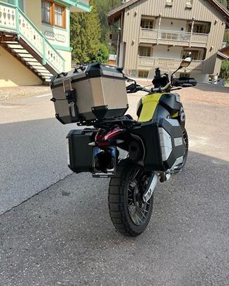 coppia di valigie originali per Apriia Tuareg 660