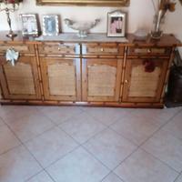 Camera pranzo in noce stile bambù