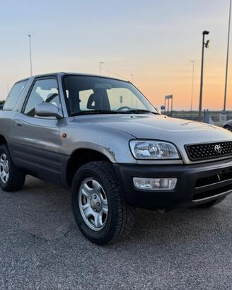 TOYOTA RAV4 2.0 3p. Fun