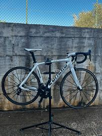 Bici da strada prodotto artigianale 100% carbon