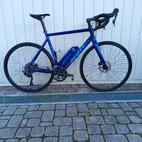 BICICLETTA CORSA A PEDALATA ASSISTITA