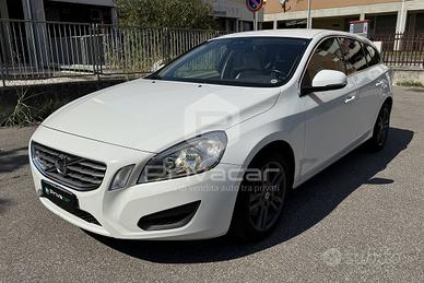 VOLVO V60 D3 Geartronic Momentum