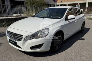VOLVO V60 D3 Geartronic Momentum