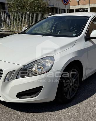 VOLVO V60 D3 Geartronic Momentum