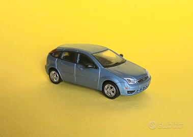 Ford Focus Mk1 Berlina 5 Porte New Ray Scala 1/43