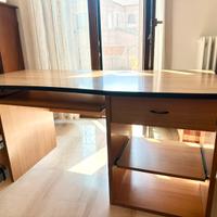 Scrivania grande per camera o ufficio
