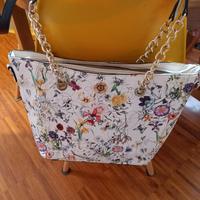 borsa bianca con fiori con manici con tracolla