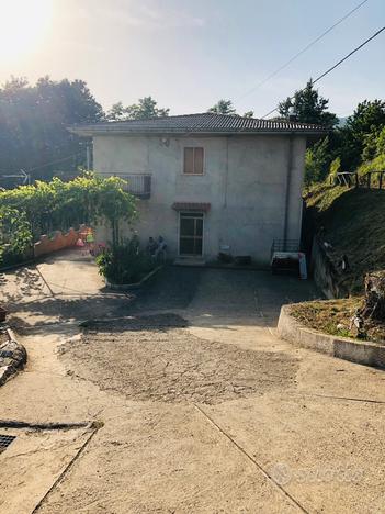 Casa con entrata indipendente e giardino