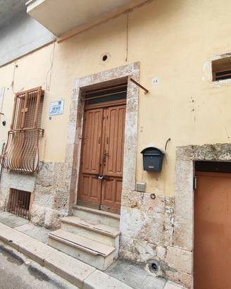 Altamura, via Dei Mille, abitazione ingr. indip