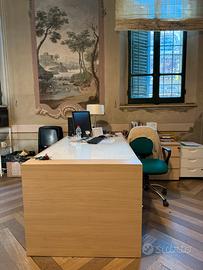 Scrivania vetro e legno