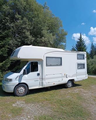 Camper mansardato Rapido 890F