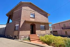 Casa indipendente con box auto