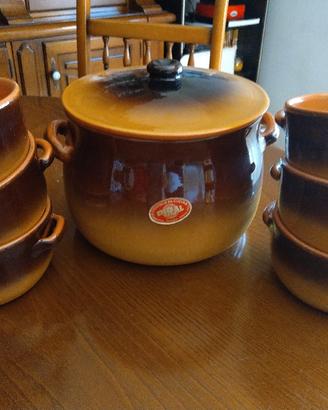 Zuppiera e  ciotole terracotta