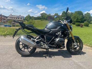 BMW R1200R