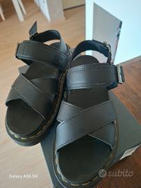 sandali dr martens 