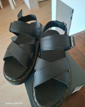 sandali dr martens 