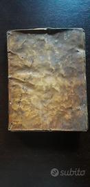 Libro  antico del Seicento sui matrimoni