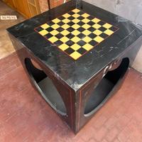 Mobile quadrato a scacchiera