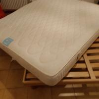 Rete matrimoniale a doghe e materasso matrimoniale