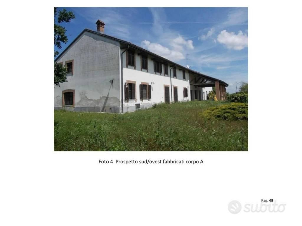 Immobile in asta di 459 m² con più di 5 locali a F - Vista 3