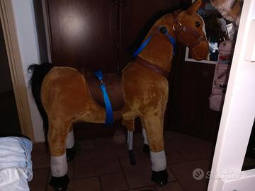 Cavallino Pony meccanico cavalcabile su rotelle 