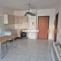 CASTELVERDE BILOCALE ARREDATO Con BALCONE/P.AUTO