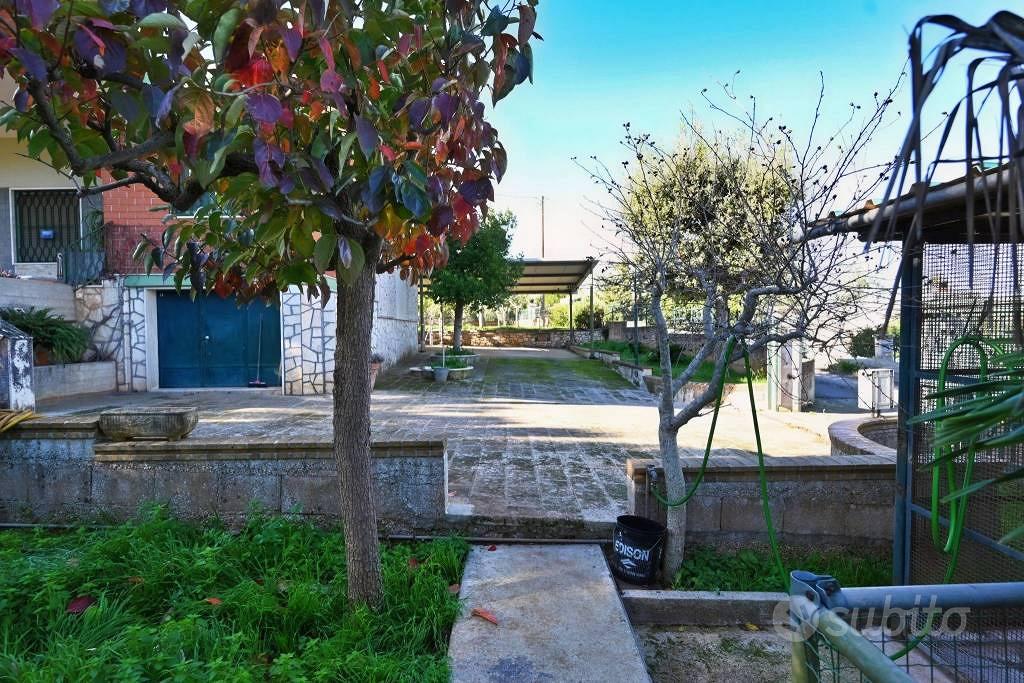 Villa di 140 m² con 5 locali a Putignano - More