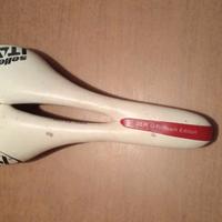 sellino bicicletta da corsa