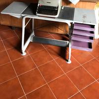 Scrivania con sedia Olivetti synthesis anni '50