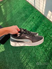 Sneaker PUMA da Donna Nere con Banda Olografica 