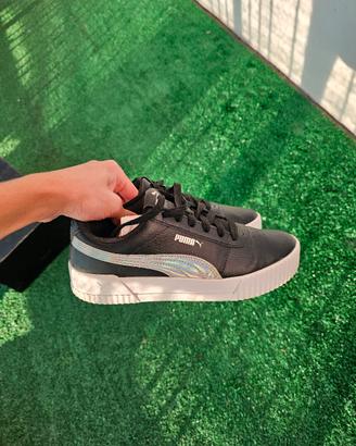 Sneaker PUMA da Donna Nere con Banda Olografica 