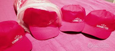 50 cappelli rossi nuovi