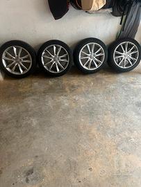 4 Cerchi  in lega Audi originali da 17 + gomme