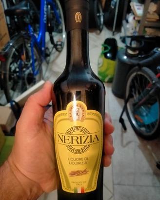 Nerizia liquore alla liquirizia 