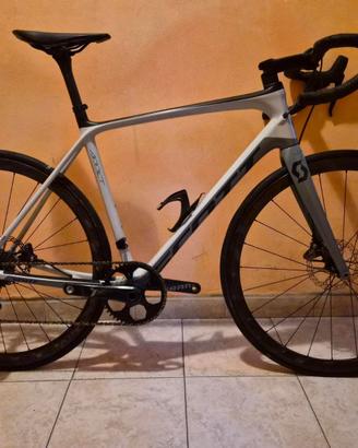 Bici da corsa Scott ADDICT disc CARBONIO