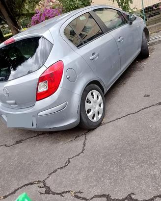 Opel Corsa benzina con impianto gpl 2010