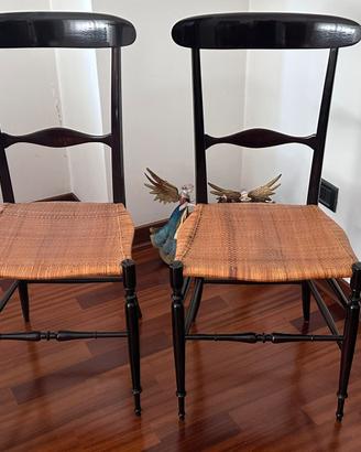 Sedie di Chiavari (“chiavarine”) originali.