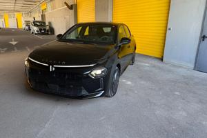 Lancia Ypsilon Hybrid e-DCT